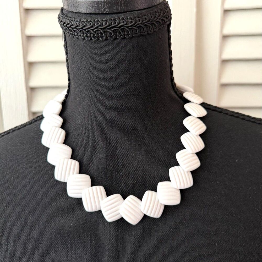 Vintage 70s/80s Avon White Lucite Square Beaded Necklace Retro